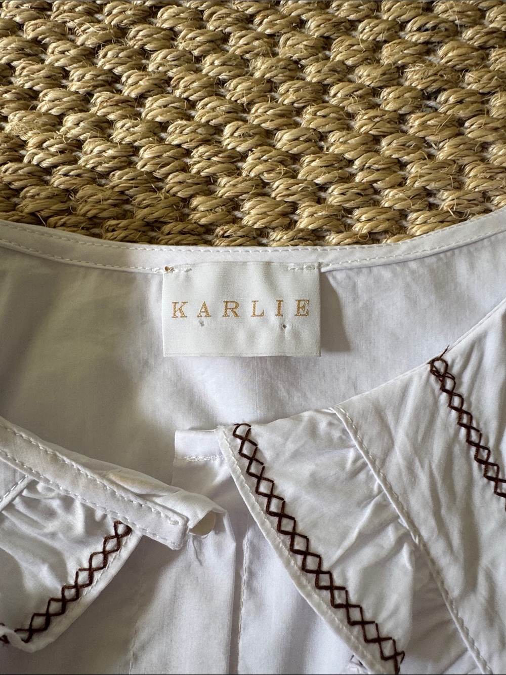 Karlie White Button-Front Blouse with Embroidered Collar - Picture 3 of 4